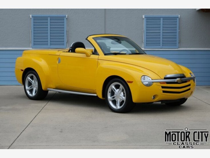 Thumbnail Photo undefined for 2004 Chevrolet SSR